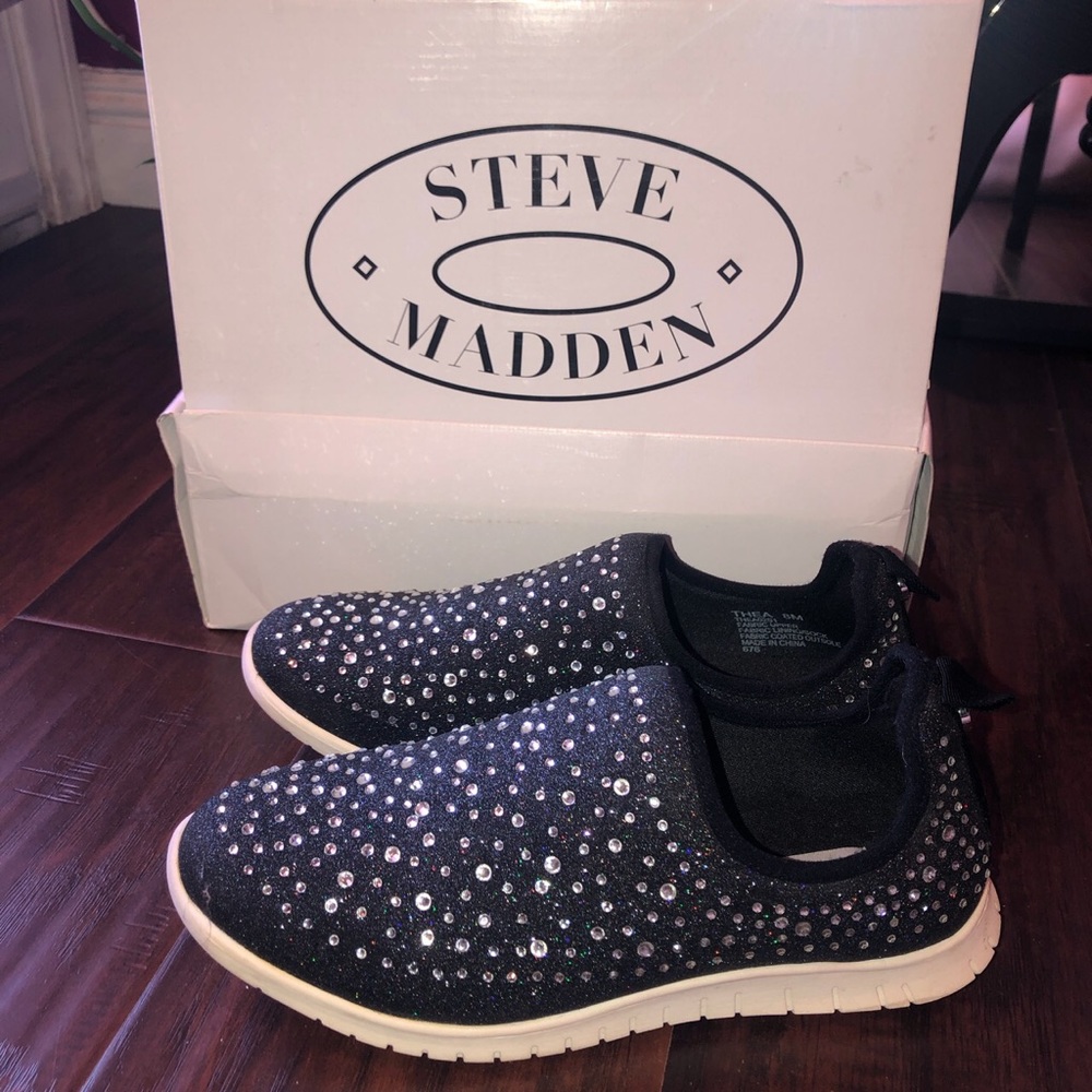 Steve Madden slip on Rhinestone sneakers size 8m